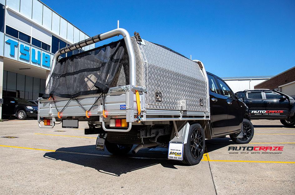 TOYOTA HILUX 2WD (2005 ONWARDS) BULLY KM708 SATIN BLACK